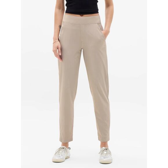 Athleta Beige Brooklyn Mid Rise Ankle Pant Womens Sz 8 Performance Athleisure - Picture 1 of 8